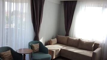 Deluxe Room, Balcony, City View