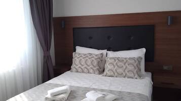 Deluxe Room, Balcony, City View