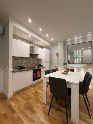 Dining - Apartment for up to 6 people. Great location, bright and spacious (Firenze)