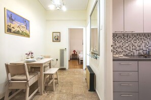 Dining - Urban apartment 5' minutes from Acropolis (Athina)