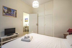 1 bedroom, iron/ironing board, free WiFi, bed sheets - Urban apartment 5' minutes from Acropolis (Athina)