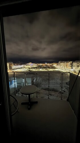 Stylish luxury suite with magical golf views near the city