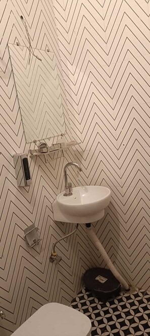 Family Room | Bathroom - Cvik jamdoli - Home stay (Jaipur)