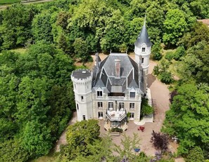 Exterior - Château de Puymoger (JAVERLHAC-ET-LA-CHAPELLE-SAINT-ROBERT)