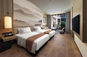 Comfort Twin Room, Hill View | Minibar, desk, laptop workspace, blackout drapes
