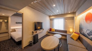Superior 1-Bedroom Suite with 5 Beds, Non Smoking | Living area