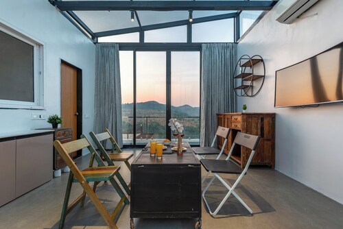 ELIVAAS White House 7BHK Villa 