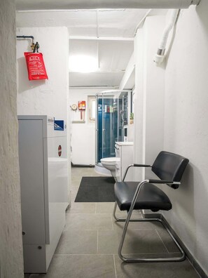 Interior - Spacious Room Zurich | Terrace Access | Tram at Door (Zürich)