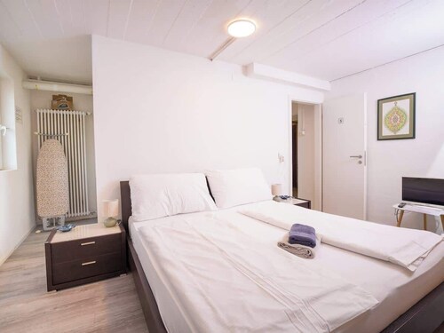 Spacious Room Zurich | Terrace Access | Tram at Door
