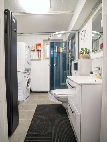 Spacious Room Zurich | Terrace Access | Tram at Door