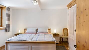 3 bedrooms, WiFi, bed sheets