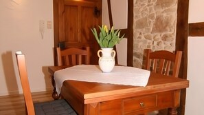 Dining - Apartment 'Stadthaus' with Private Terrace, Balcony and Wi-Fi (Mellrichstadt)