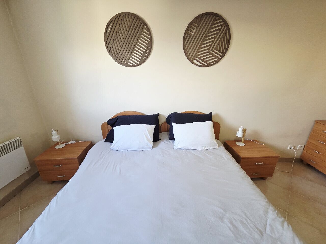 1 slaapkamer, een strijkplank/strijkijzer, wifi, beddengoed
