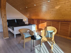 1 Schlafzimmer, Reisekinderbett, kostenloses WLAN, Bettwäsche