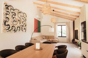 TV, fireplace - Villa Vicenta - Brilliant 4-bedroom villa with AC in charming Svetvinčenat (Svetvinčenat)