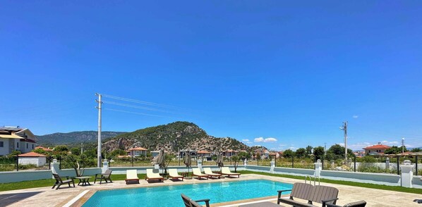 Pool - Villa The More 4-BR Villa in Centre of Dalyan by Rental Finders Dalyan (dalyan)