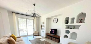 Living area - Villa The More 4-BR Villa in Centre of Dalyan by Rental Finders Dalyan (dalyan)