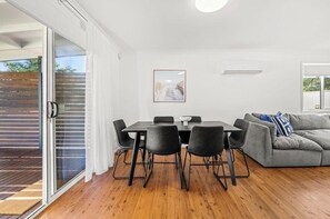 Dining - Jervis Bay Escape | Quiet, Modern & Perfect for Families (Sanctuary Point)