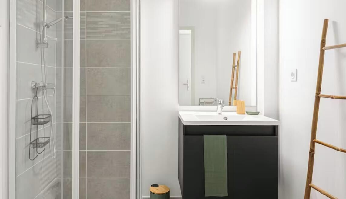 Dusche, Handtücher, Toilettenpapier