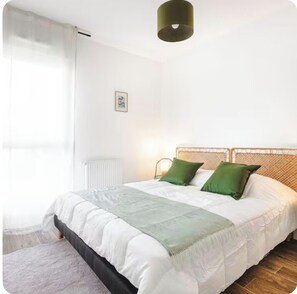 4 bedrooms, WiFi, bed sheets - Charming house Angoulins - 4 bedrooms - garden - Near beach (Angoulins)