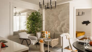 Comfort Apartment, 2 Bedrooms, Air conditioning | Living room