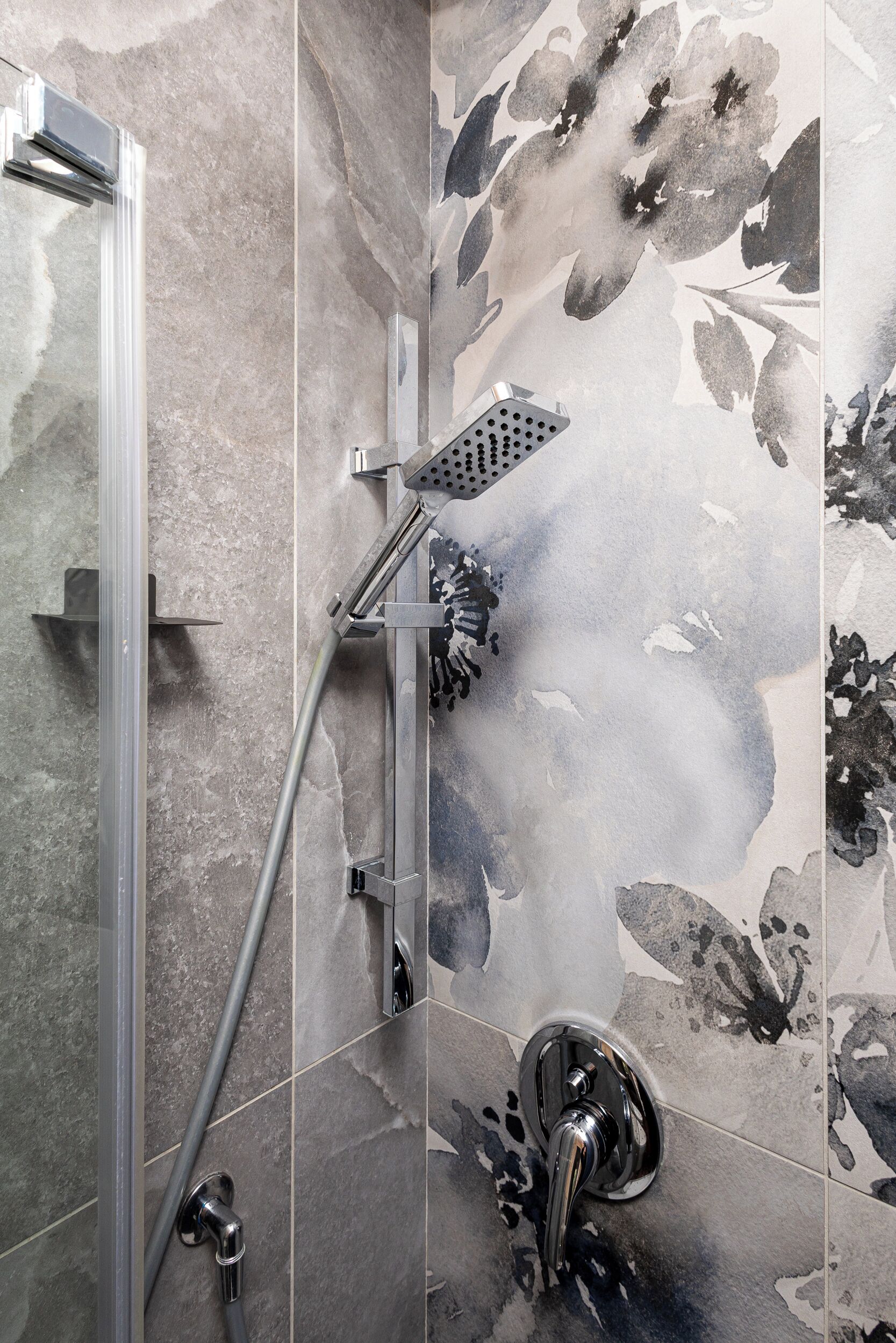 Doppelzimmer, Stadtblick | Badezimmer | Kostenlose Toilettenartikel, Seife, Shampoo, Toilettenpapier