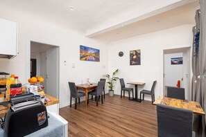 Breakfast area - Annettas house (Florence)