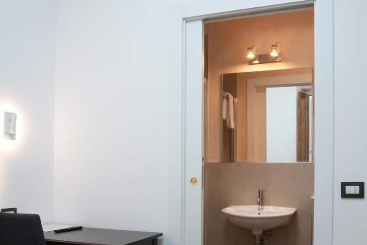 Camera con letto matrimoniale o 2 letti singoli, vista città