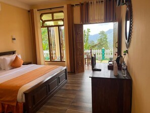 ห้องแฟมิลี่, ลานระเบียง