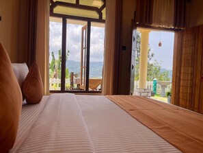 ห้องแฟมิลี่, ลานระเบียง