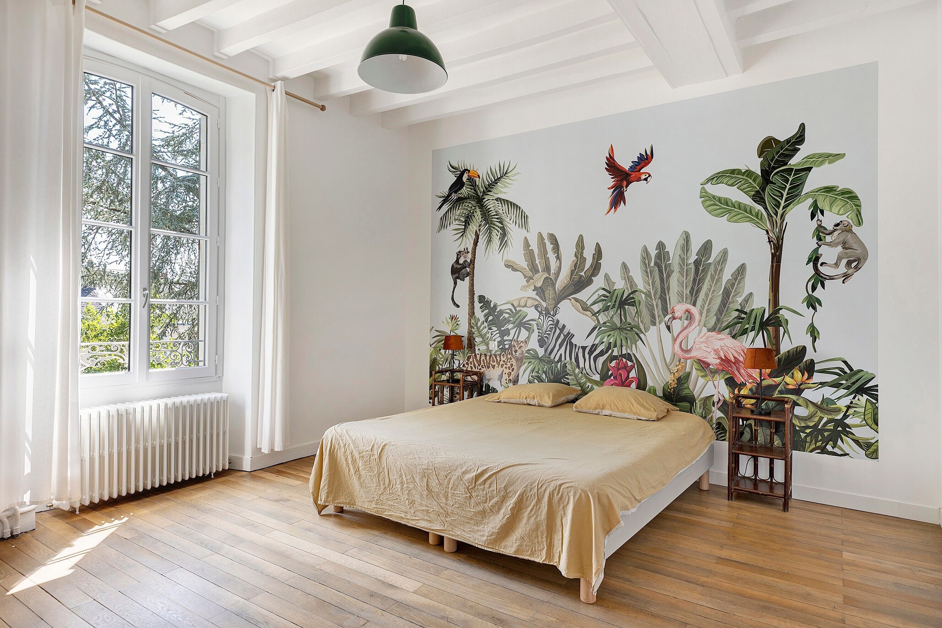 6 bedrooms, iron/ironing board, WiFi, bed sheets