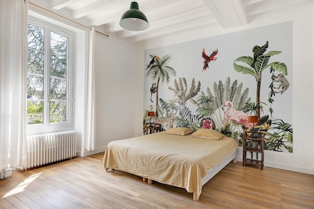 6 dormitorios, tabla de planchar con plancha, wifi y ropa de cama. Casa vacacional 'Sacré Gite - 15 personas' con terraza privada, jardín compartido y Wi-Fi