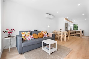 Offices - 3BDR Townhouse by Panmure Basin Mt Wellington (Auckland)