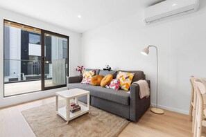 Offices - 3BDR Townhouse by Panmure Basin Mt Wellington (Auckland)