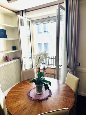 Dining - Modern Apt in the❤️of the CityCenter w Balcony (Firenze)