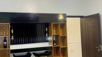 Apartemen Deluks, balkon, pemandangan kota | Ruang permainan