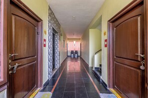 Lobby - Oasis Guest Rooms (Pedakakani)