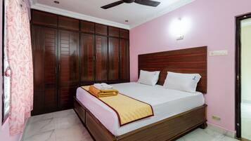 Chambre Double Deluxe | Bureau, Wi-Fi gratuit, draps fournis