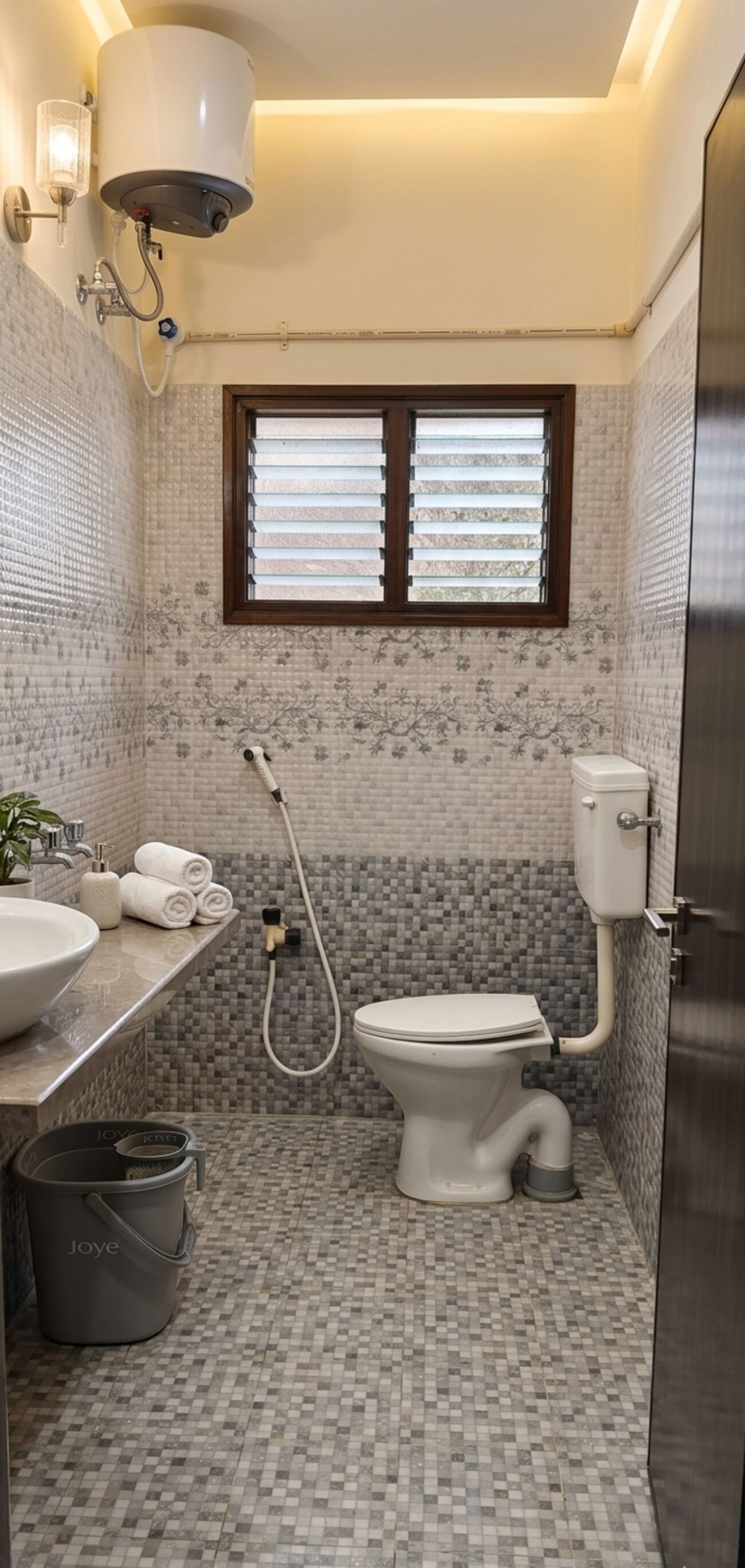Ducha, toallas, jabón, shampoo