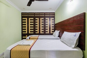 Habitación clásica con 2 camas individuales | Escritorio, wifi gratis, ropa de cama