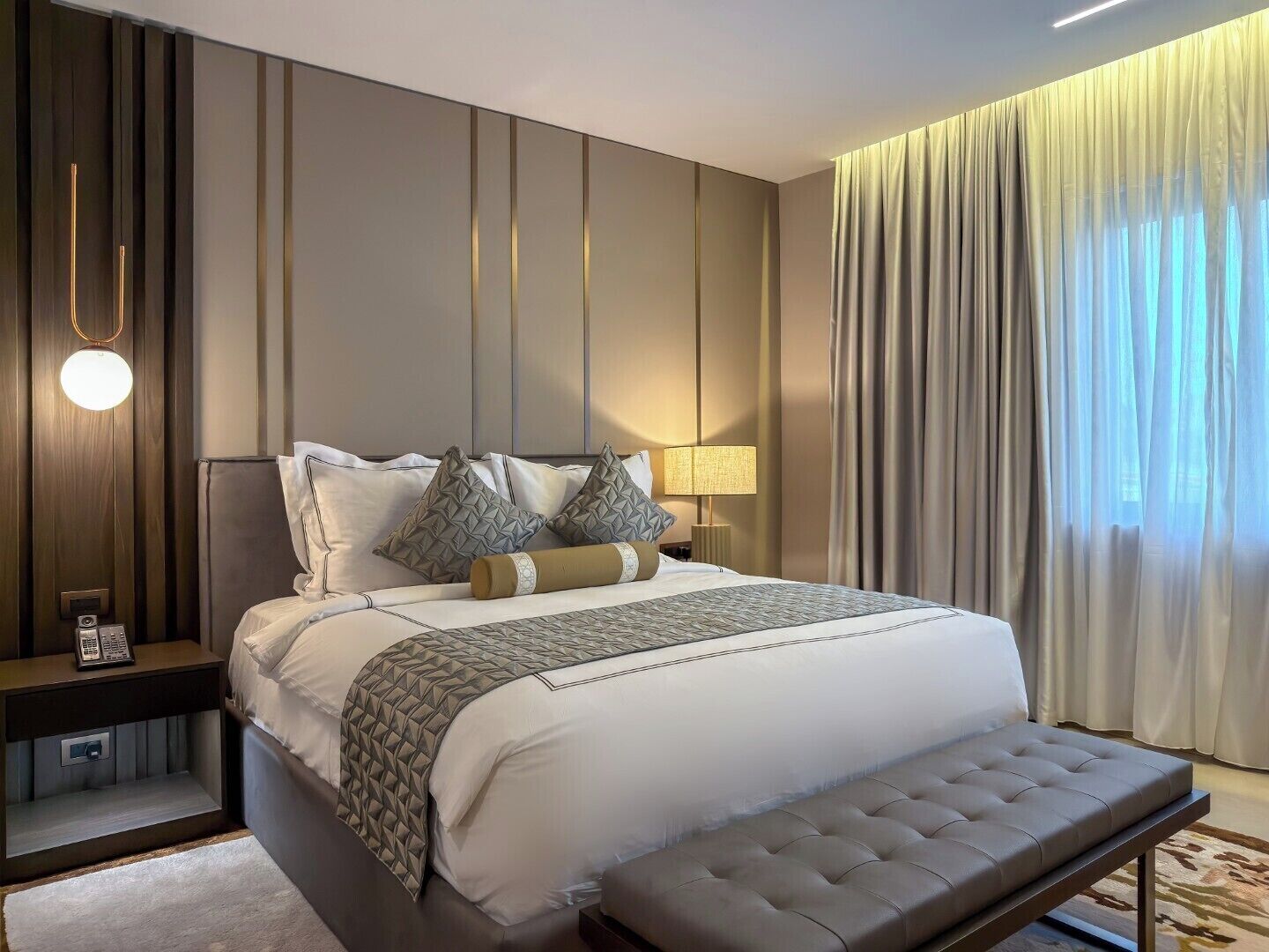 Presidential Penthouse, Pool View