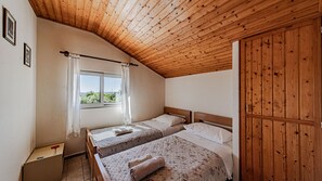 3 habitaciones, tabla de planchar con plancha y wifi gratis 