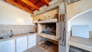 Refrigerador, horno, lavavajillas y cafetera y tetera 