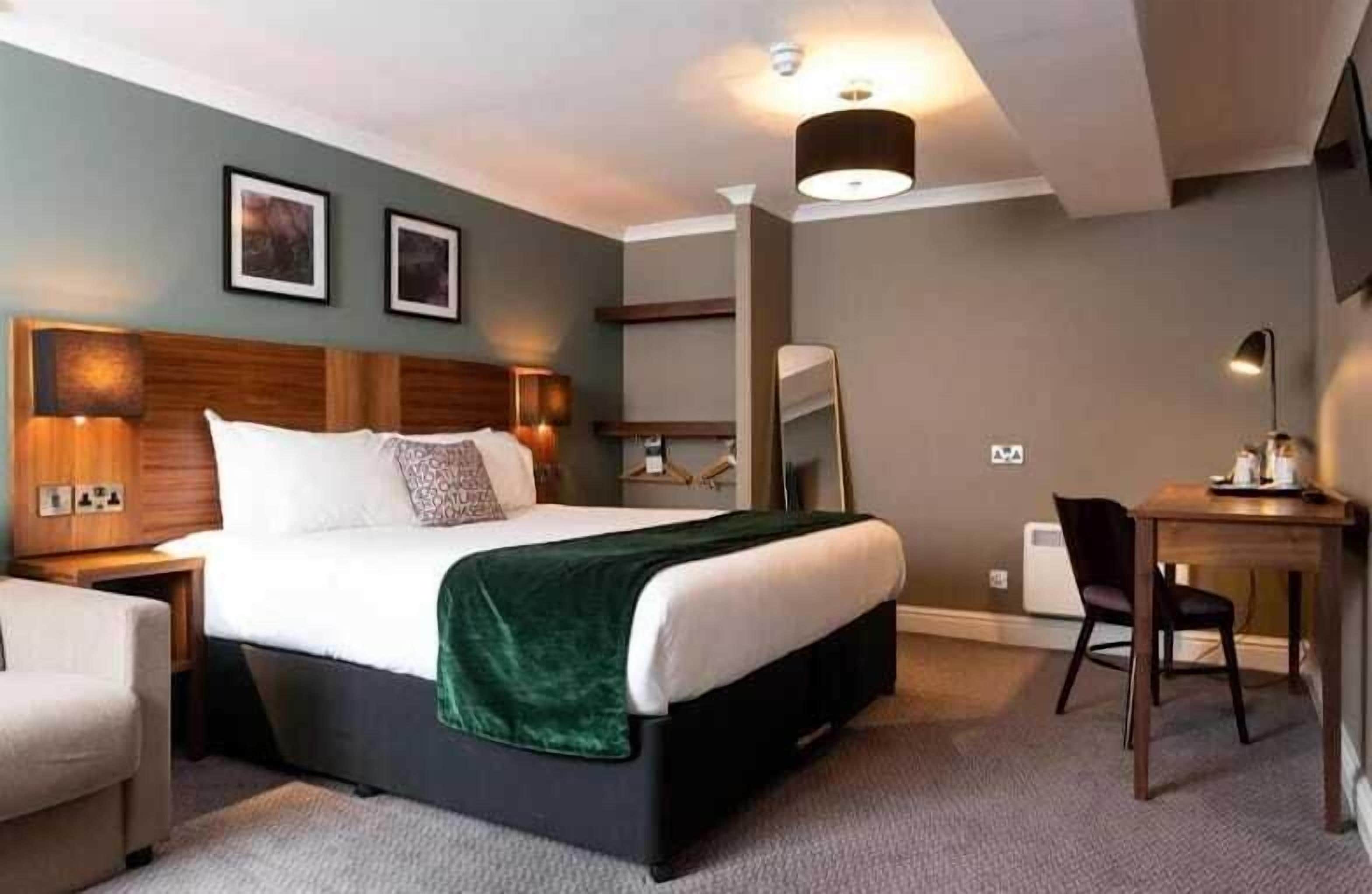 Deluxe Room, City View