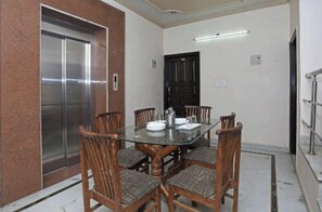 Dining - hotel moon residency (Gurugram)