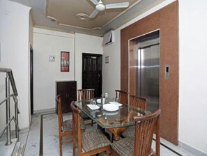 Dining - hotel moon residency (Gurugram)