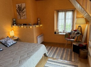 Ferros/tábuas de passar roupa, Wi-Fi de cortesia, roupa de cama