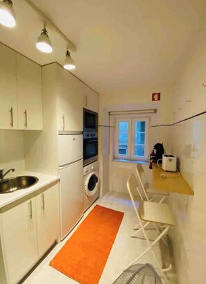 Basic Apartment | Private kitchen - St. Michael Apartments (Lisbon)