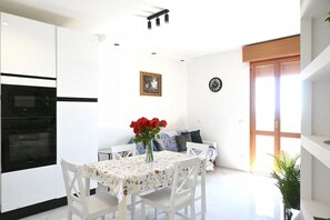 Dining - PSE03 - Porto Sant'Elpidio, sea front charming two-room apartment (San Tommaso Tre Archi, Fermo)