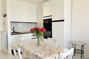 Dining - PSE03 - Porto Sant'Elpidio, sea front charming two-room apartment (San Tommaso Tre Archi, Fermo)